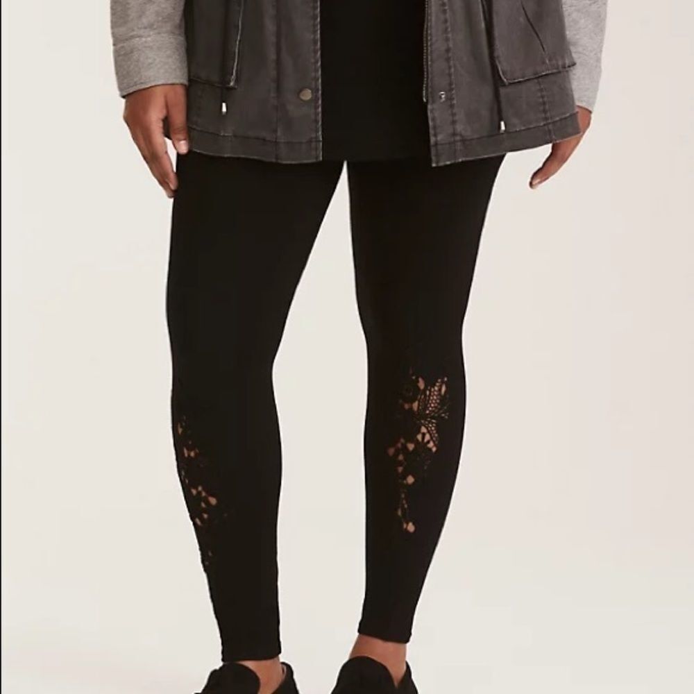 Torrid BLACK LACE INSET LEGGINGS